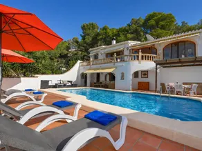 Beautiful villa in Javea with private pool, garden and air conditioning - Image 2