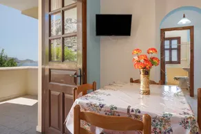 Holiday apartment with garden & terrace | Beach view - Image 3