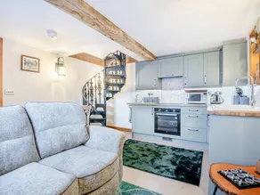 Family-oriented cottage with garden & barbeque | River view | Pet-friendly - Image 3