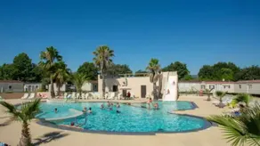 Charming camping with terrace & pool | Dogs allowed - Image 2