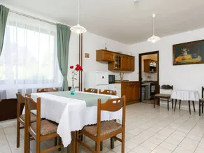 Fully equipped wonderful holiday home with terrace, barbeque & private pool | Lake view | Pet-friendly - Image 5