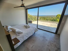 Family-friendly house with private pool, terrace & garden | Water view - Image 4