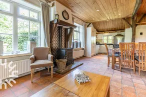 Child-friendly house with barbeque, terrace & garden - Image 3