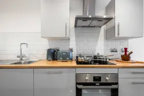 Children-friendly apartment with fast internet - Image 3