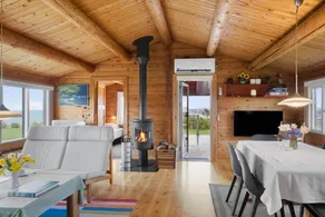 Holiday home with barbeque & terrace - Image 5