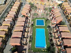 Family-friendly wonderful house with terrace, pool & barbeque | Garden view | Next to the beach - Image 5