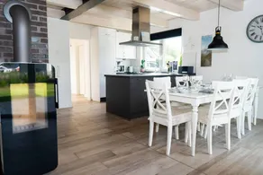Spacious holiday home near the Baltic Sea with sauna and garden - Image 2