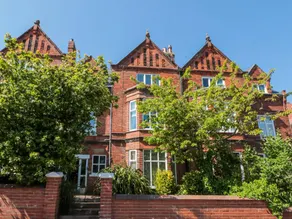 Cottage with terrace, hot tub & garden | Beach view - Image 2