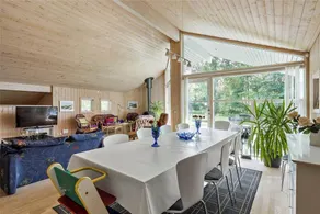House with terrace, sauna & hot tub - Image 2