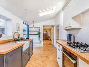 Casa totalmente equipada con internet de alta velocidad y jardín | Admite perro - Image 3