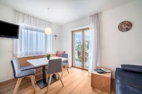 Wohnung mit Garten, Terrasse und Pool | Stadtblick - Image 3