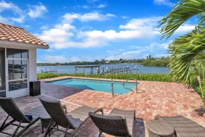 Paradise with a pool pier and private beach area - Image 3