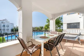 Voll ausgestattete tolle Ferienwohnung mit Terrasse, Pool und Whirlpool | Stadtblick | Haustiere sind willkommen - Image 2