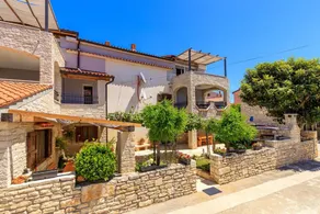 Beautiful apartment with barbecue, terrace & garden | Sea view | Pets allowed - Image 4