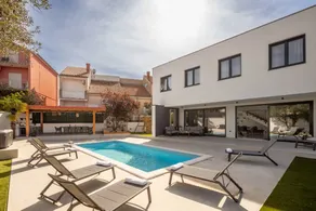 Villa with garden, barbecue & hot tub | Pool view - Image 5