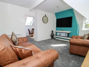 Cottage with garden - Image 3
