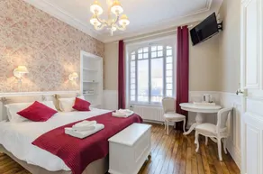Charming bed & breakfast with garden, terrace & pool - Image 2