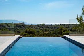 Villa with private pool, garden & barbeque | Sea view - Image 5