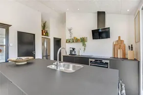 Fully equipped holiday home with hot tub, barbecue & terrace | Beach nearby | Dogs allowed - Image 5