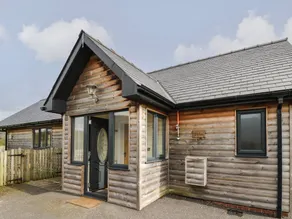 Child-friendly cottage with jacuzzi & garden | Pets allowed - Image 2