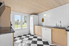 Charming house with terrace, BBQ & sauna | Beach nearby - Image 4