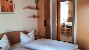 Child-friendly holiday apartment with garden | Lake view - Image 5
