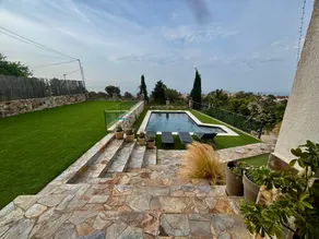 Fully equipped lovely house with terrace, BBQ & private pool | Garden view | Pets allowed - Image 3