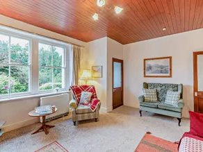 Child-friendly beautiful cottage with terrace & garden - Image 4