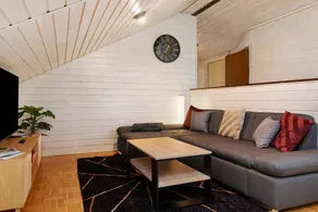 Fully equipped nice flat with BBQ, garden & hot tub | Mountain view - Image 4