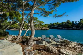 Appartement avec terrasse, piscine et jardin | Vue jardin - Image 5