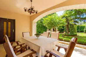 Flat with terrace, BBQ & garden | Pet-friendly - Image 5
