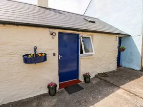 Cottage with garden - Image 3