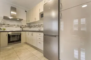 Agréable appartement | Vue ville | Adapté au travail à distance - Image 4