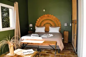 Gite with heated pool, BBQ & terrace - Image 3