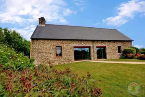 Lovely gite with terrace, BBQ & garden - Image 2