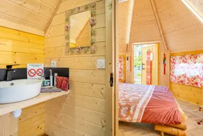 Pleasant B&B with garden, terrace & barbeque | Garden view | Pets allowed - Image 4
