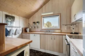 Family-oriented wonderful house with barbecue, terrace & sauna - Image 2