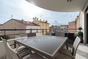 Apartment with terrace & garden | Garden view - Image 2