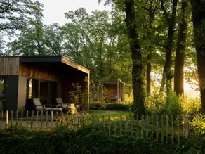 House with garden - Image 5