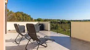 Villa with garden & barbeque - Image 4