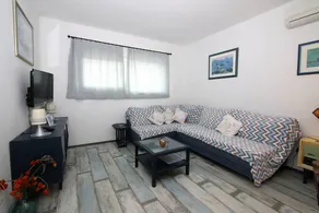 Apartment with terrace & barbeque - Image 2