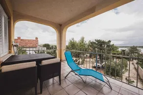 Holiday apartment with sea view, air conditioning and close to the beach - Image 4