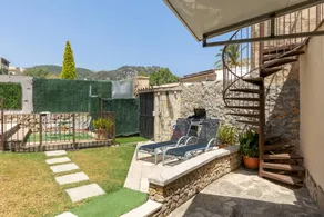 Fully equipped house with terrace, garden & private pool | Garden view | Perfect for remote work | Pets are welcome - Image 3