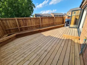 Charming Bungalow with Garden and Family-Friendly Amenities - Image 2