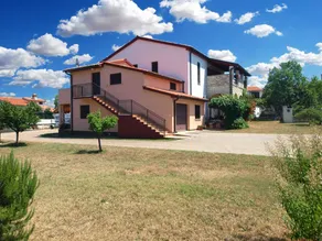 Wohnung mit Terrasse und Grill - Image 4