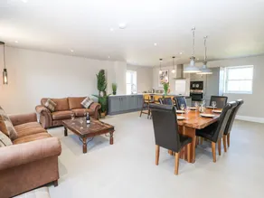 Cottage with garden - Image 3