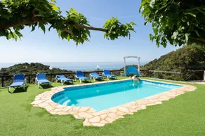 Family-friendly holiday home with terrace, fast internet & private pool | Garden view | Perfect for remote work - Image 2