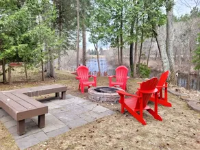 Scenic Burnt River Cottage with River Views and Outdoor Gazebo, Near Fenelon Falls and Bobcaygeon, Ontario - Image 2