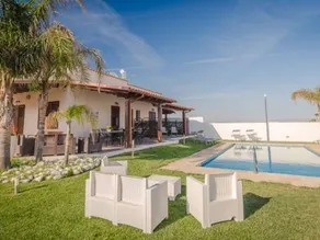 Casa con piscina privada, jardín y barbacoa - Image 3