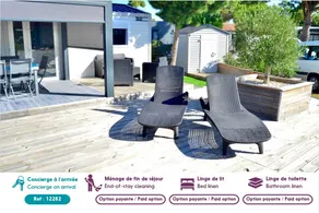 Fully equipped chalet with garden, pool & terrace - Image 4